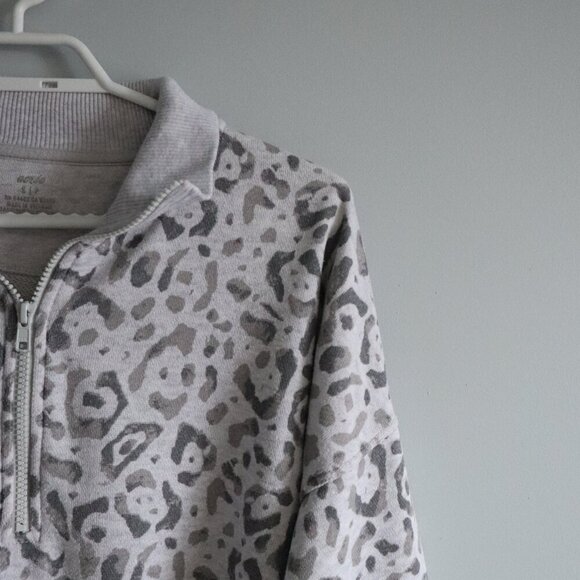 Aerie Women's Sz S Cream Animal Print Oversized 1/4 Zip Relaxed Pullover Sweater - Picture 7 of 16